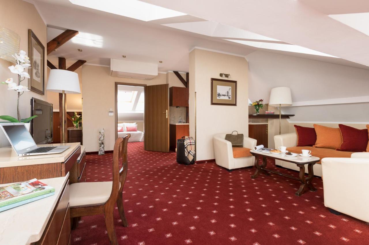 Booking Hotel & Spa كراكوفيا الغرفة الصورة